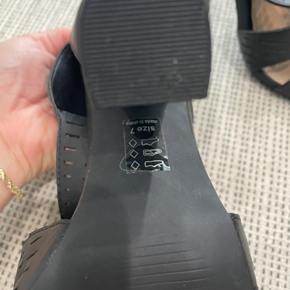 Black chunky heels - Picture 2 of 2